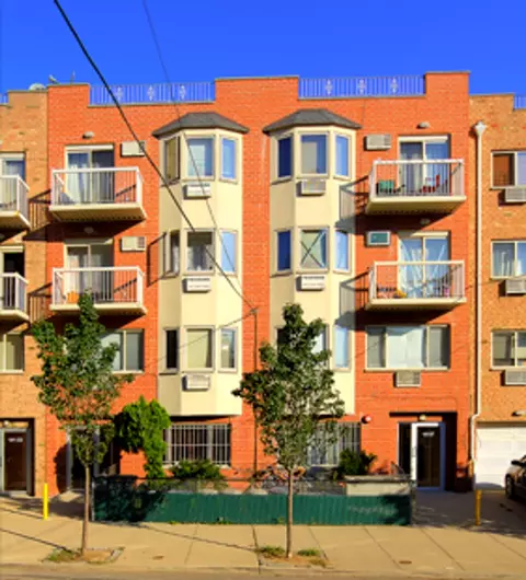 141-35 Pershing Cres, Jamaica, NY 11435