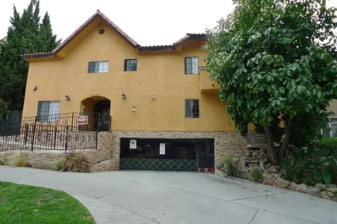 2020 N Beachwood Dr, Los Angeles, CA 90068
