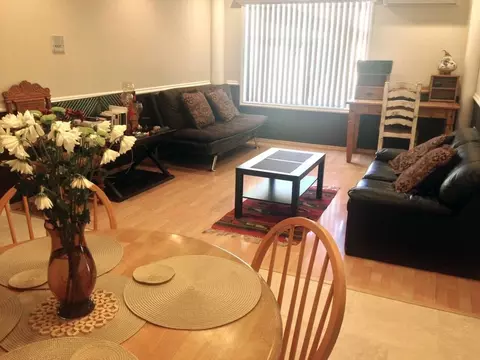 2020 N Beachwood Dr, Los Angeles, CA 90068