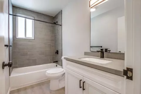 1650 Emerald St, San Diego, CA 92109