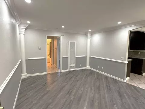 11722 Saticoy St, Los Angeles, CA 91605
