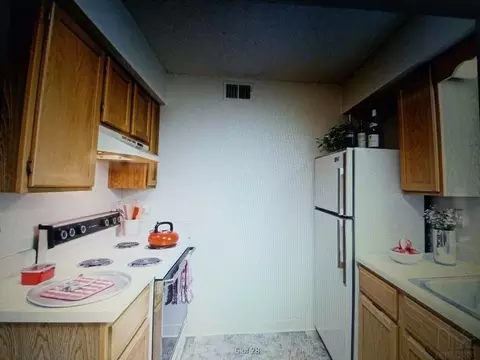 480 NE Windrose Dr, Kansas City, MO 64155