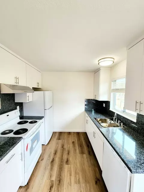 1915 Murchison Dr, Burlingame, CA 94010
