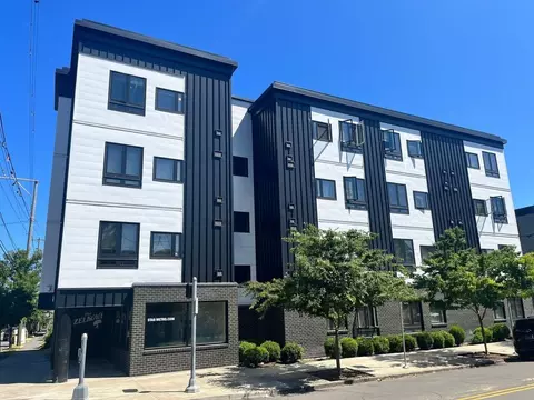 6800 N Interstate Ave, Portland, OR 97217