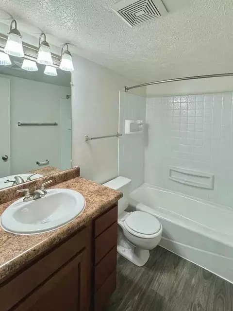 2306 Village Ct, Omaha, NE 68144