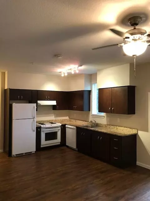 6855 N Burlington Ave, Portland, OR 97203