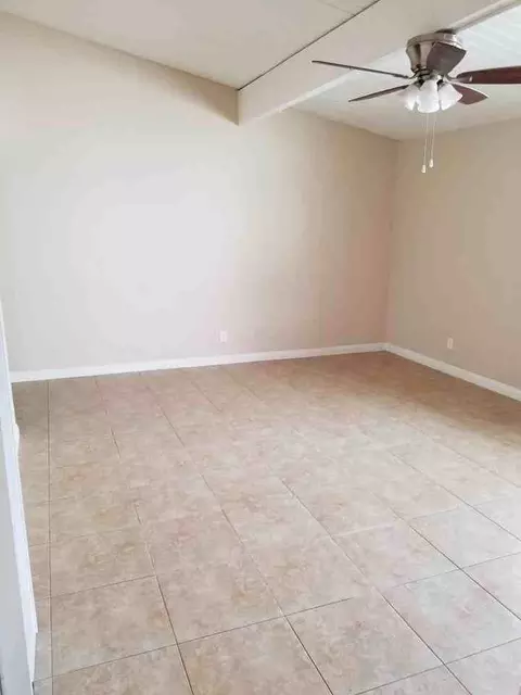 325 E Leatrice Ln, Anaheim, CA 92802