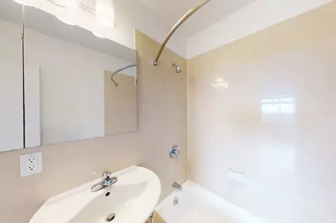 665 S Skinker Blvd, Saint Louis, MO 63105