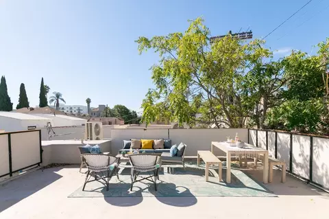 513 N Heliotrope Dr, Los Angeles, CA 90004