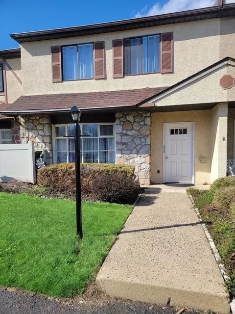 2047 Jason Dr, Huntingdon Valley, PA 19006