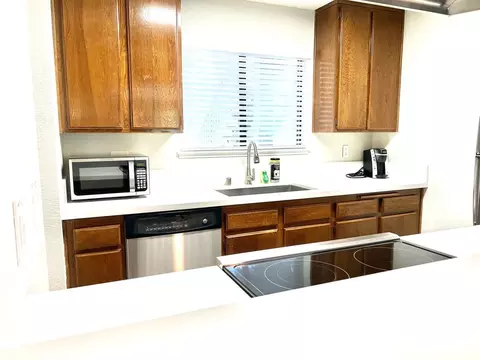 8200 Kroll Way, Bakersfield, CA 93311