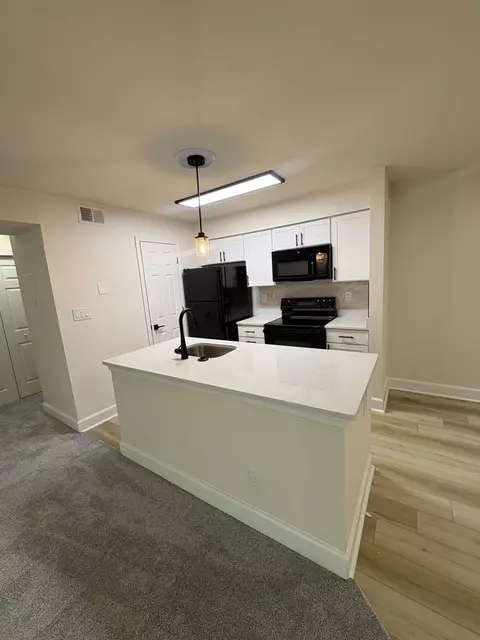 1000 Columbine Dr, Frederick, MD 21701