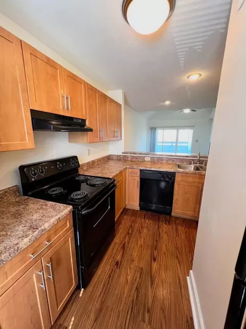 1000 Columbine Dr, Frederick, MD 21701