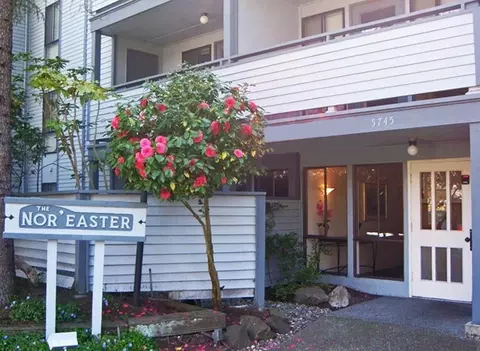 5745 NE 63rd St, Seattle, WA 98115