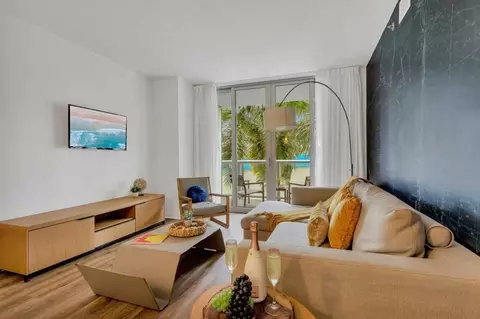 2602 E Hallandale Beach Blvd, Hallandale Beach, FL 33009