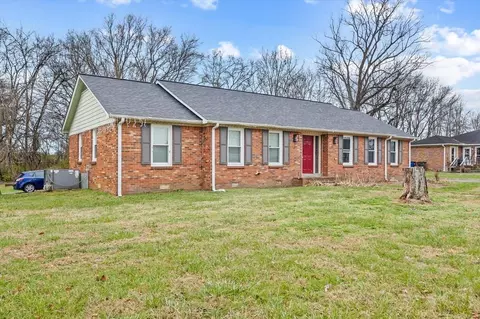 201 Hunter Dr, Columbia, TN 38401
