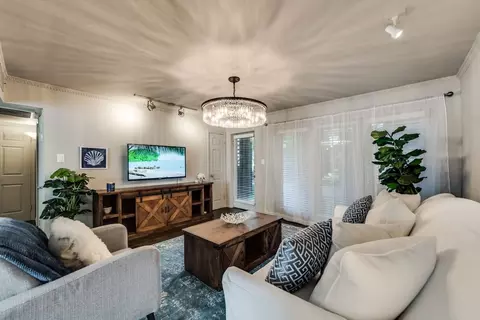 6011 Gaston Ave, Dallas, TX 75214