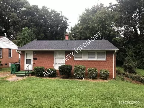 1925 Kennesaw Dr, Charlotte, NC 28216