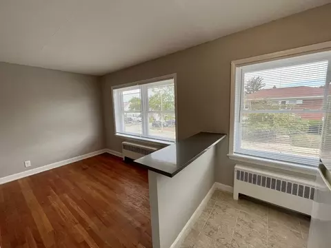 72057211 W Becher St, Milwaukee, WI 53219