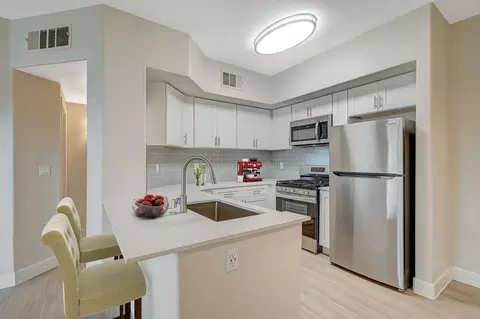 4515 S Durango Dr, Las Vegas, NV 89147 photo 2