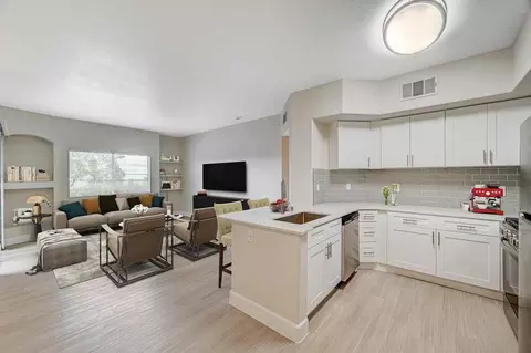 4515 S Durango Dr, Las Vegas, NV 89147 photo 4