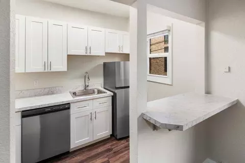 527 Eastlake Ave E, Seattle, WA 98109