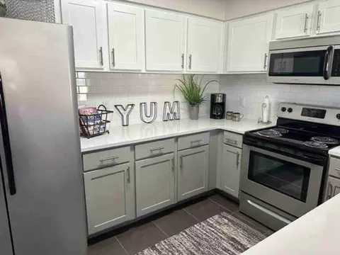 11308 SW 5th St, Yukon, OK 73099