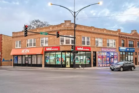3962 W Grand Ave, Chicago, IL 60651