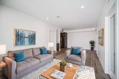 5525 Case Ave, Los Angeles, CA 91601