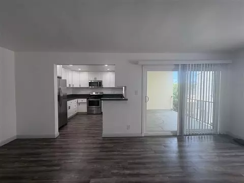 1518 E 3rd St, Long Beach, CA 90802 photo 3