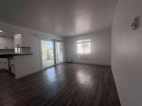 1518 E 3rd St, Long Beach, CA 90802 photo 7