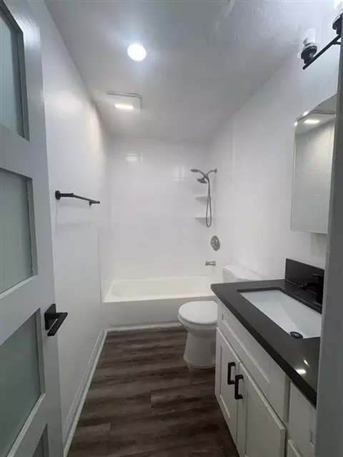 1518 E 3rd St, Long Beach, CA 90802 photo 17