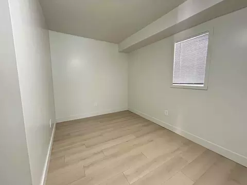 8585 S 40 E, Sandy, UT 84070 photo 4