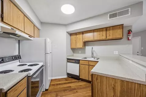 1660 W T C Jester Blvd, Houston, TX 77008