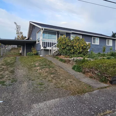 1018 Callahan Dr, Bremerton, WA 98310