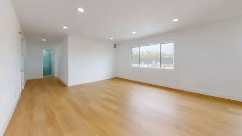 212 S Arnaz Dr, Beverly Hills, CA 90211