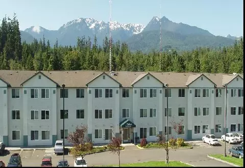 1703 Melody Cir, Port Angeles, WA 98362