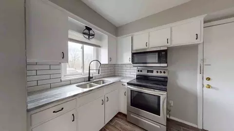 18915 Hilliard Blvd, Rocky River, OH 44116