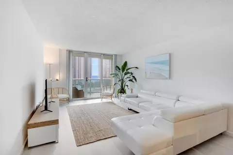 19370 Collins Ave, Sunny Isles Beach, FL 33160