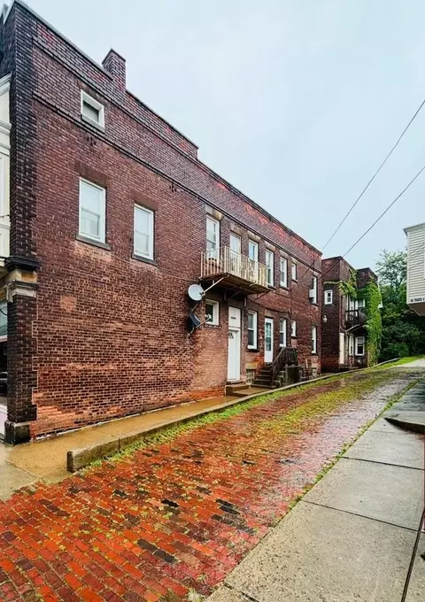 2029 Murray Hill Rd, Cleveland, OH 44106