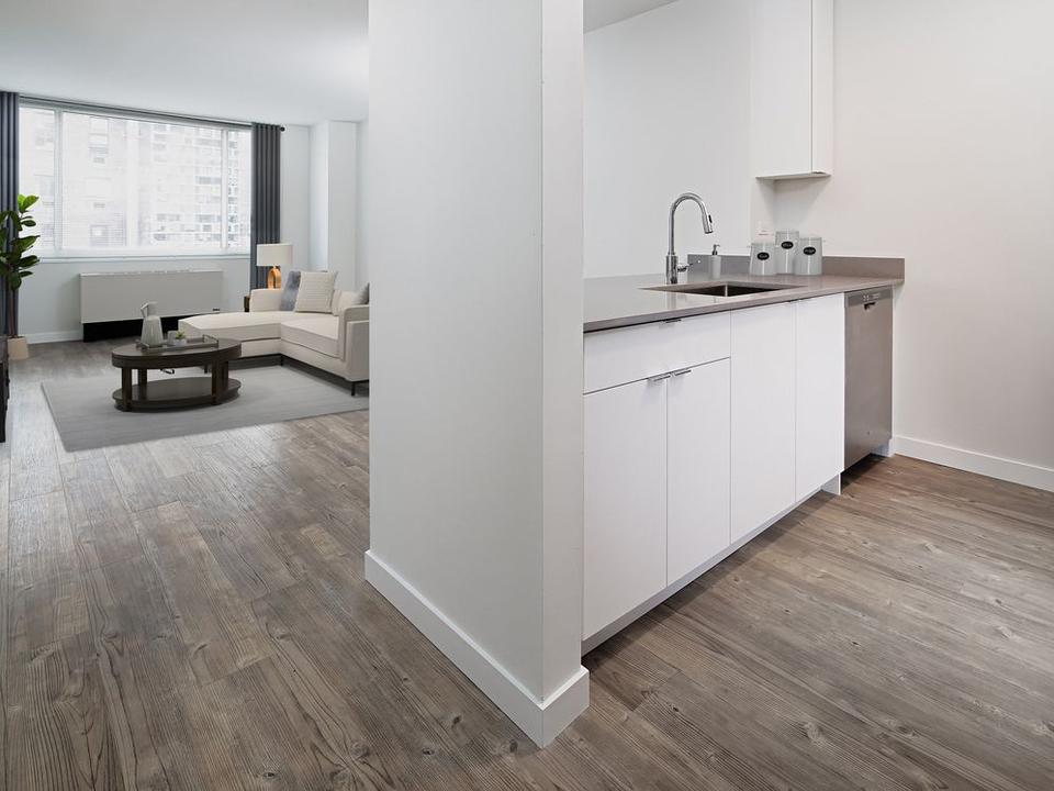  250 W 50th St, New York, NY 10019 photo 12