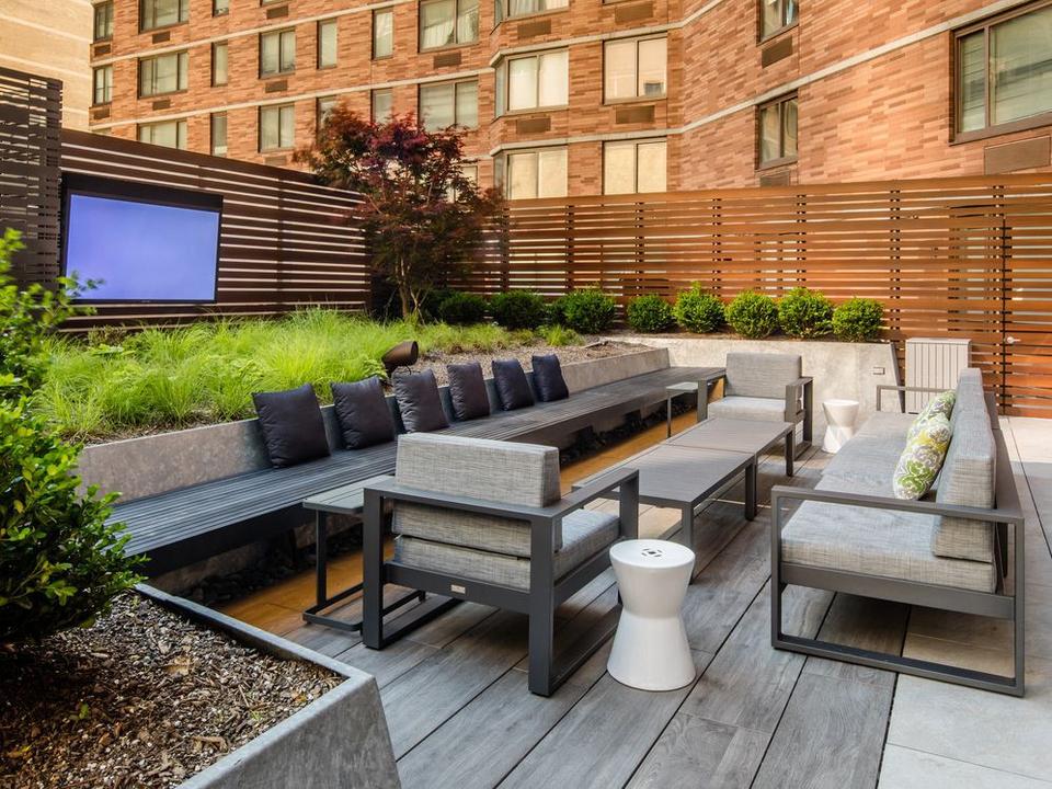  250 W 50th St, New York, NY 10019 photo 32