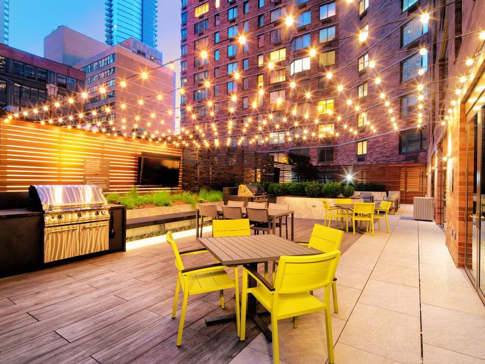  250 W 50th St, New York, NY 10019 photo 30
