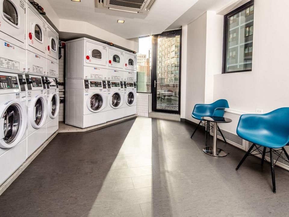  250 W 50th St, New York, NY 10019 photo 33