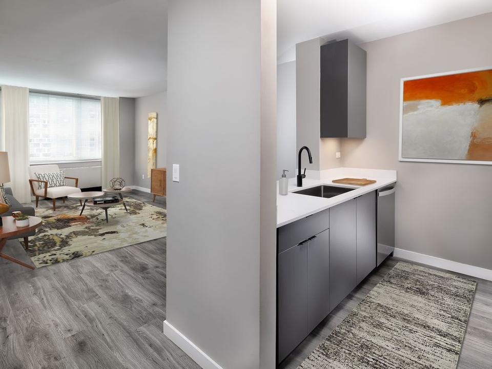  250 W 50th St, New York, NY 10019 photo 4