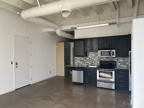 312 W 5th St #813, Los Angeles, CA 90013
