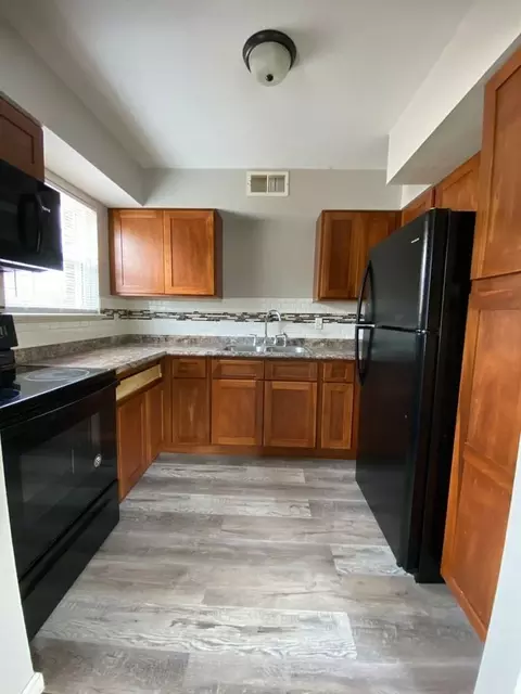 170 Westmount Dr, Farmington, MO 63640