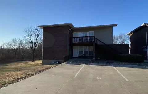170 Westmount Dr, Farmington, MO 63640