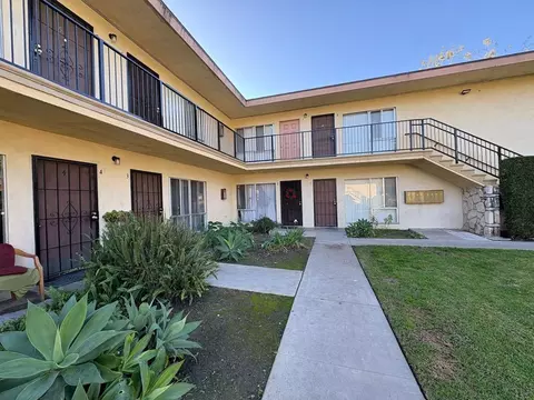 1836 W Crestwood Ln, Anaheim, CA 92804