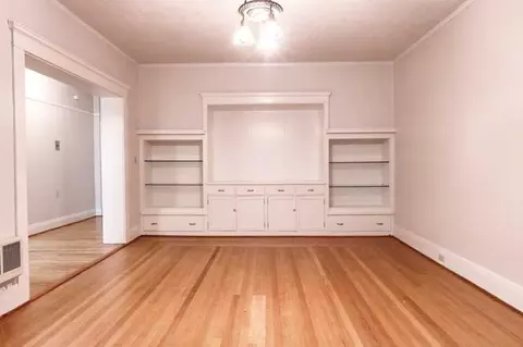 117 NW Trinity Pl, Portland, OR 97209